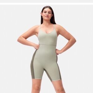 OUTDOOR VOICES ZOON BODYSUIT SHORTS JUMPER SMALL